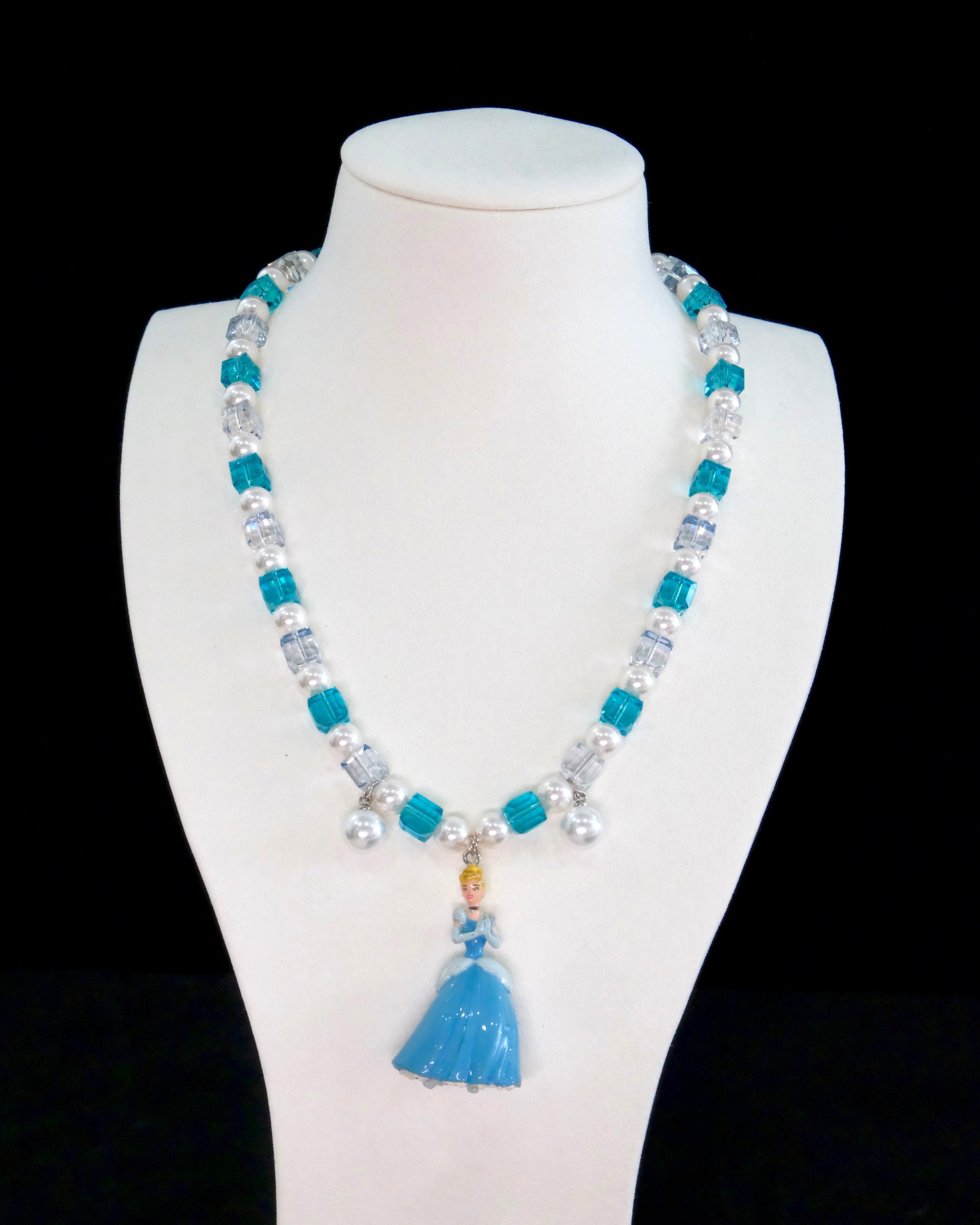 How to Style Charm Necklaces in 2026